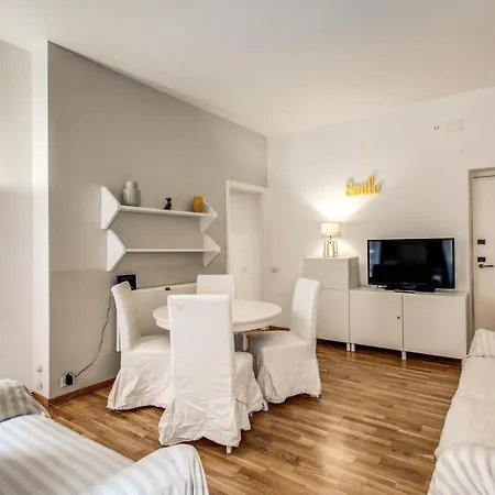 Family In Via Del Corso Central Guest house