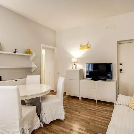 Family In Via Del Corso Central Guest house